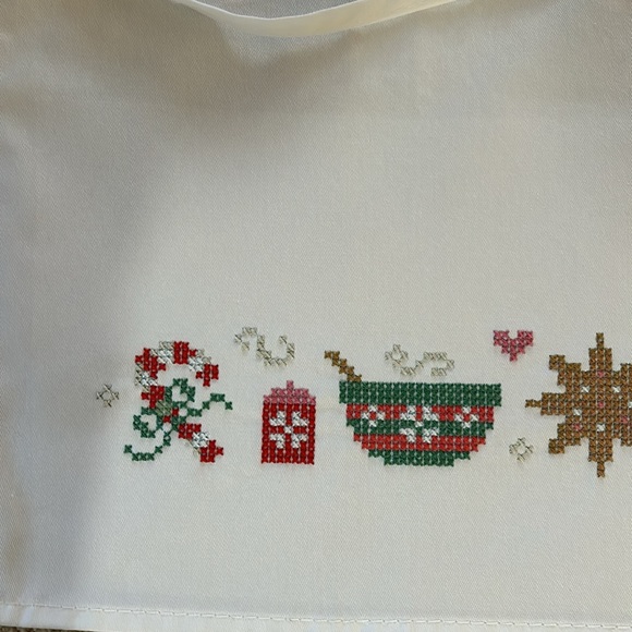 Hand embroidered adult and child Christmas aprons White washable apron - Picture 11 of 14